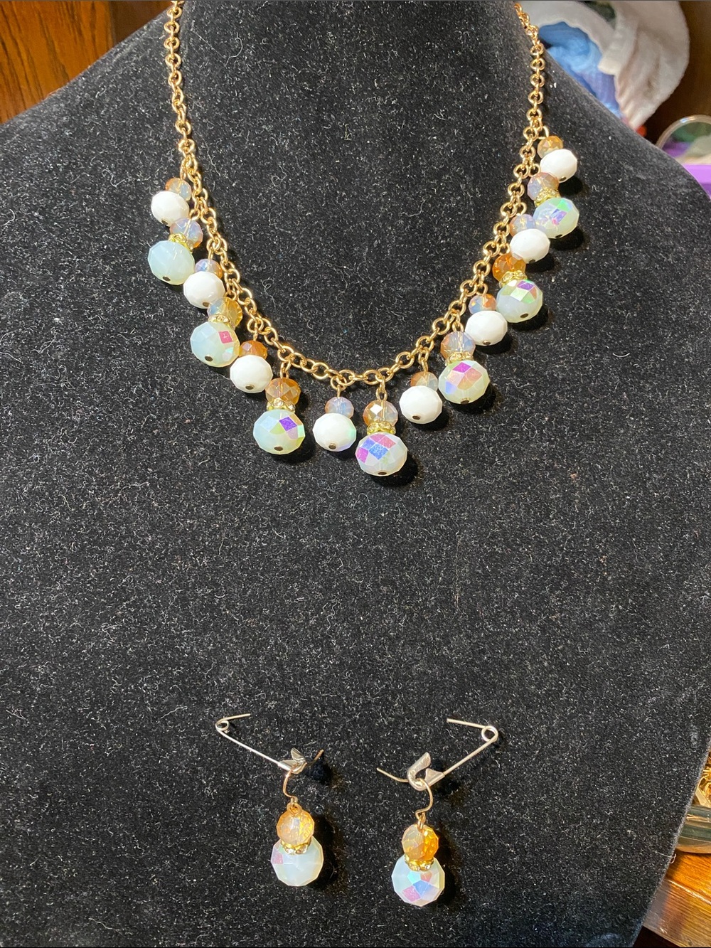 PRETTY Beaded facated glass necklace & earrings set